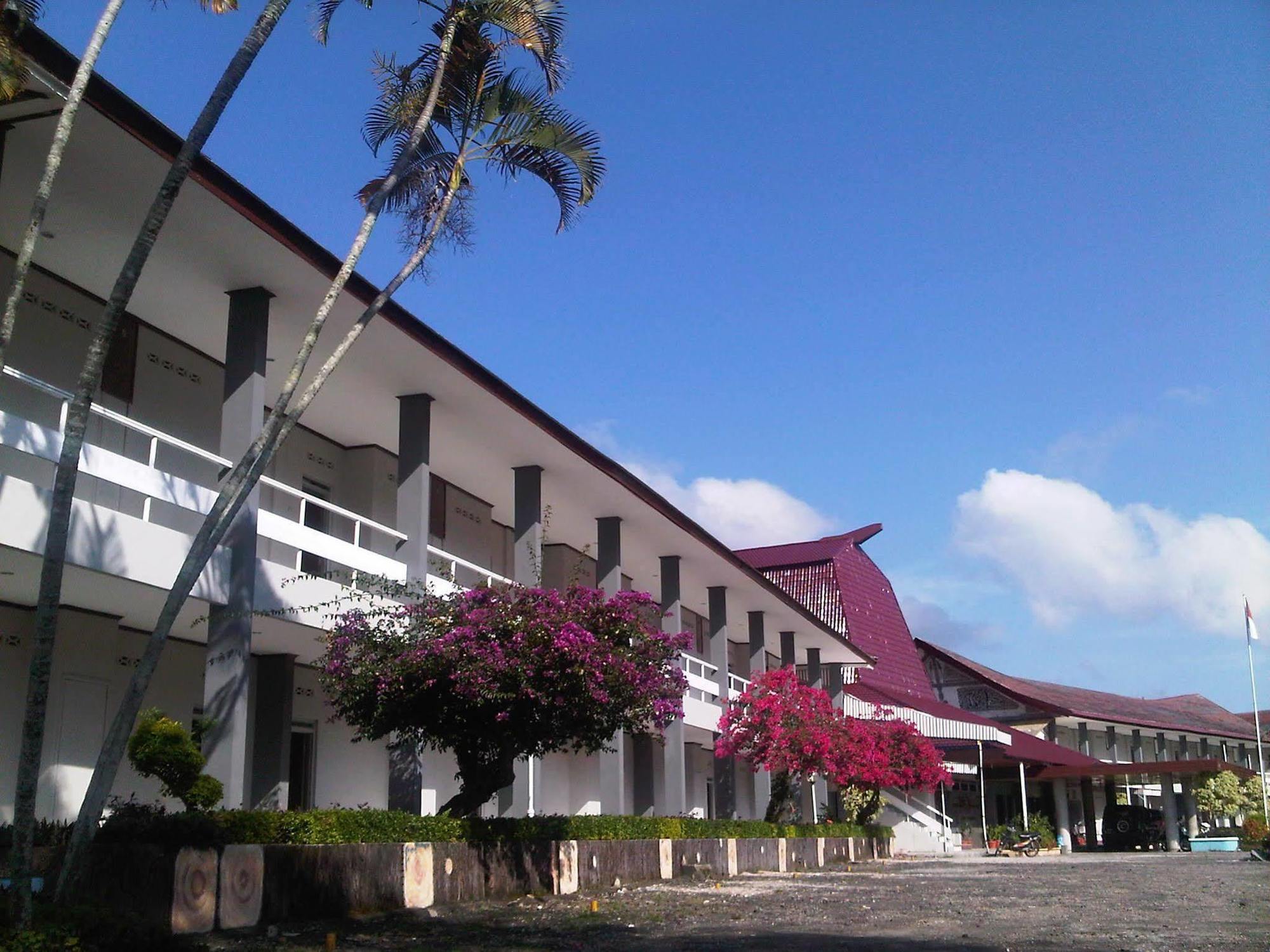 Patra Comfort Parapat Exterior foto
